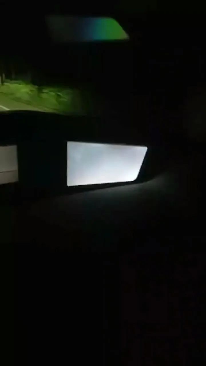 DƬ